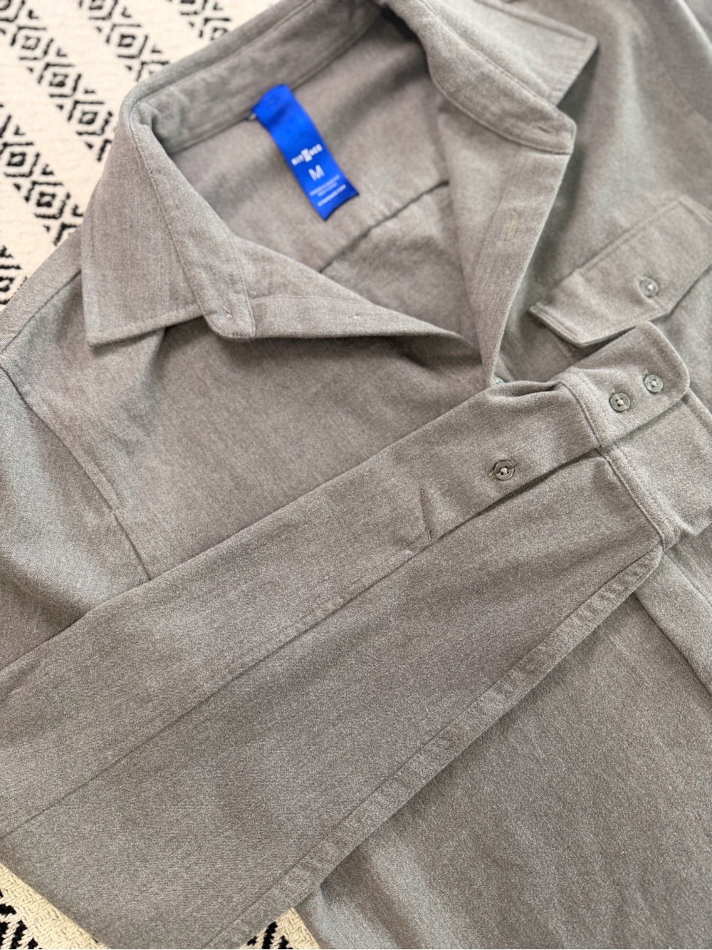 Kit and Ace Long Sleeve casual Button Down Shirt Mens Medium Grey soft Tech M